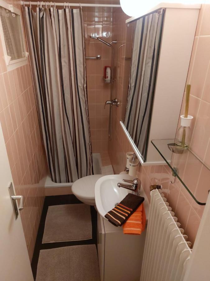 Joli Studio Avec Terrasse Et Vue Exclusivement Pour Non Fumeurs 贝尔蒙叙尔洛桑 外观 照片