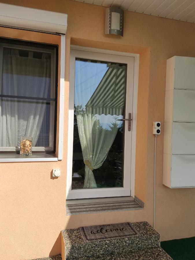 Joli Studio Avec Terrasse Et Vue Exclusivement Pour Non Fumeurs 贝尔蒙叙尔洛桑 外观 照片
