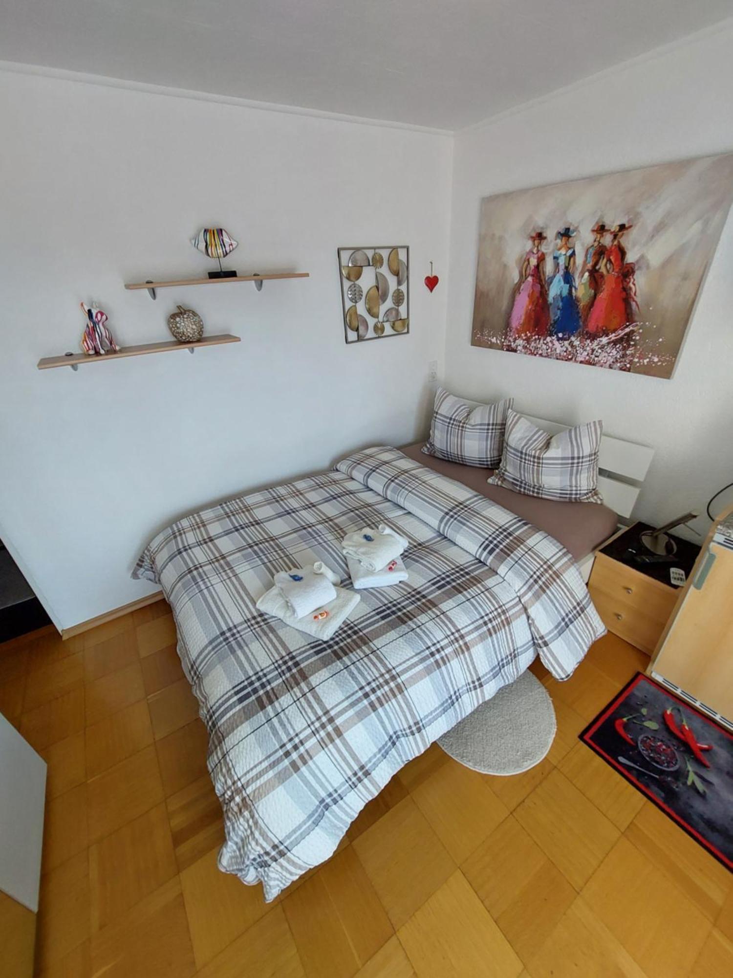 Joli Studio Avec Terrasse Et Vue Exclusivement Pour Non Fumeurs 贝尔蒙叙尔洛桑 外观 照片